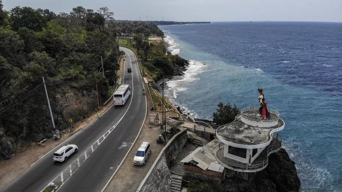 Tips Memilih Ban Truk untuk Armada Logistik Rute Surabaya - Jakarta